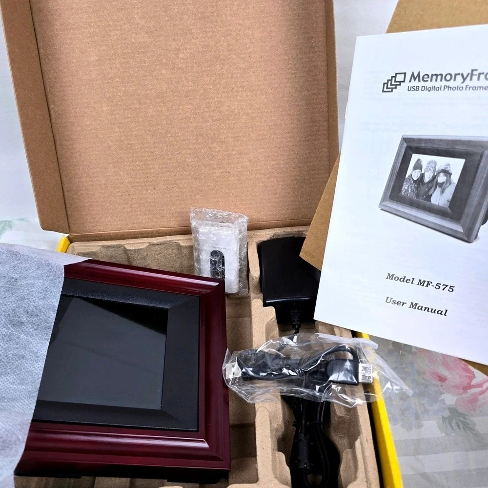 Digital Spectrum MemoryFrame 575 USB Digital Photo Frame Plays MP3 Audio‎ Video